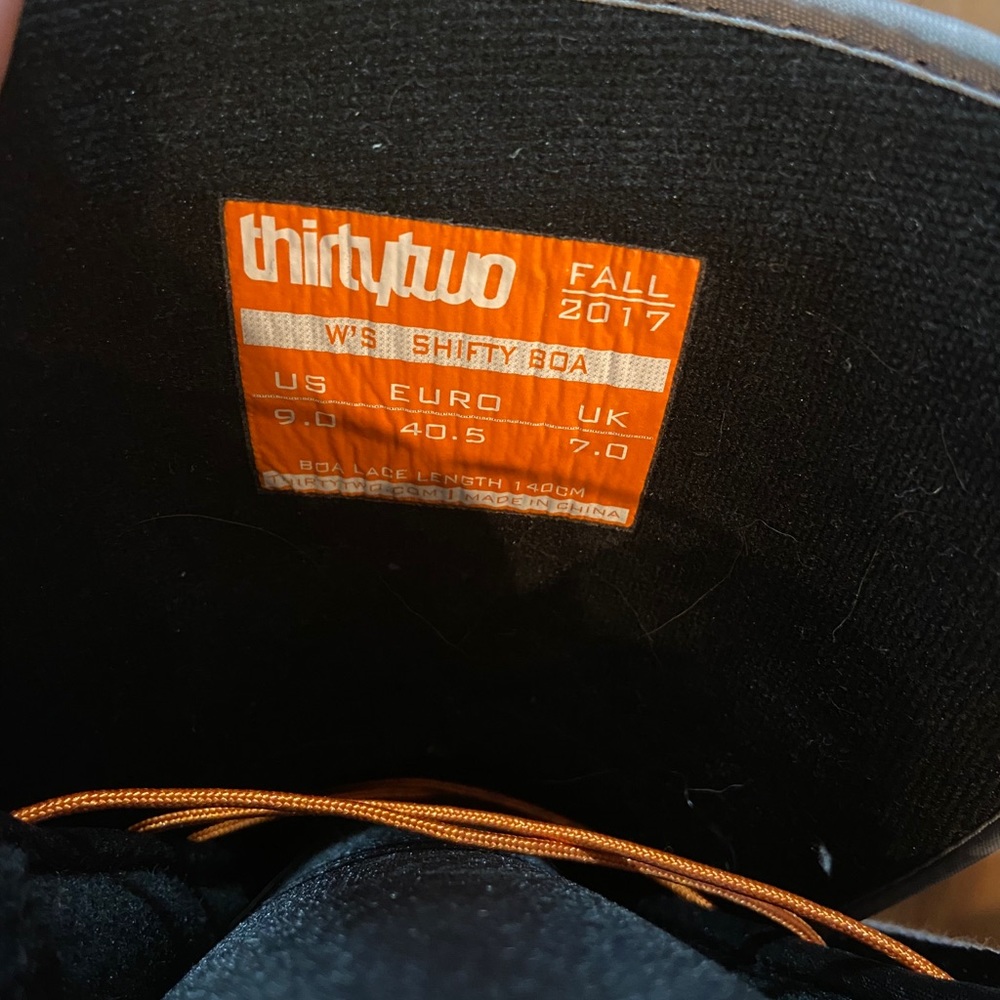 Thirty two women’s snow board boots